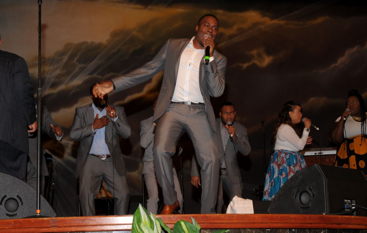 Charles Butler & Trinity Live At Spirit Of Praise