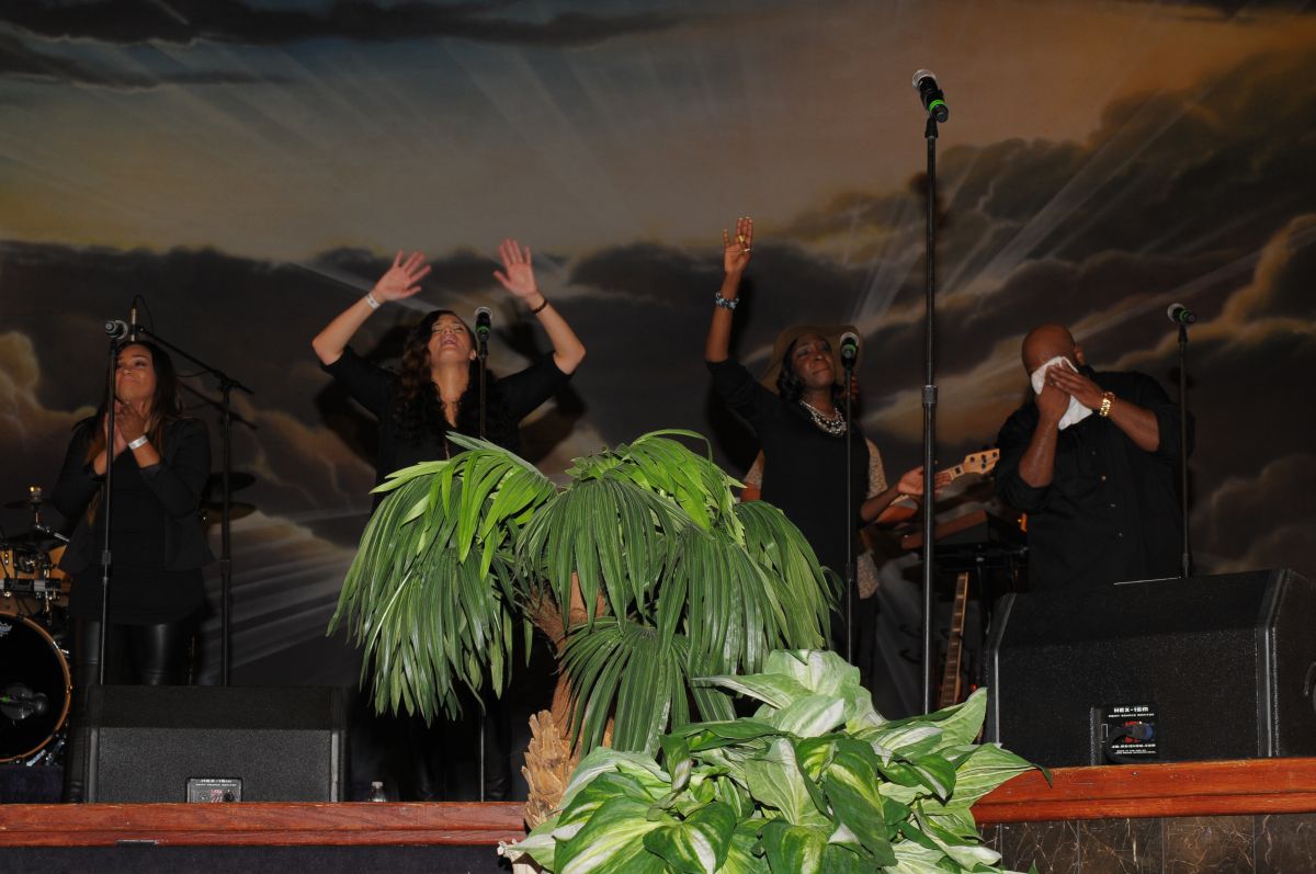 Anthony Brown & Group TherAPY Live At Spirit Of Praise 2016