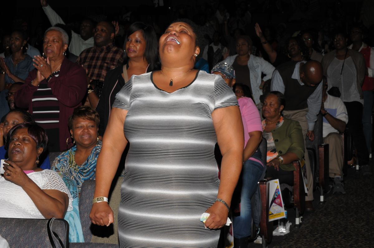 Praise Moments At Spirit Of Praise