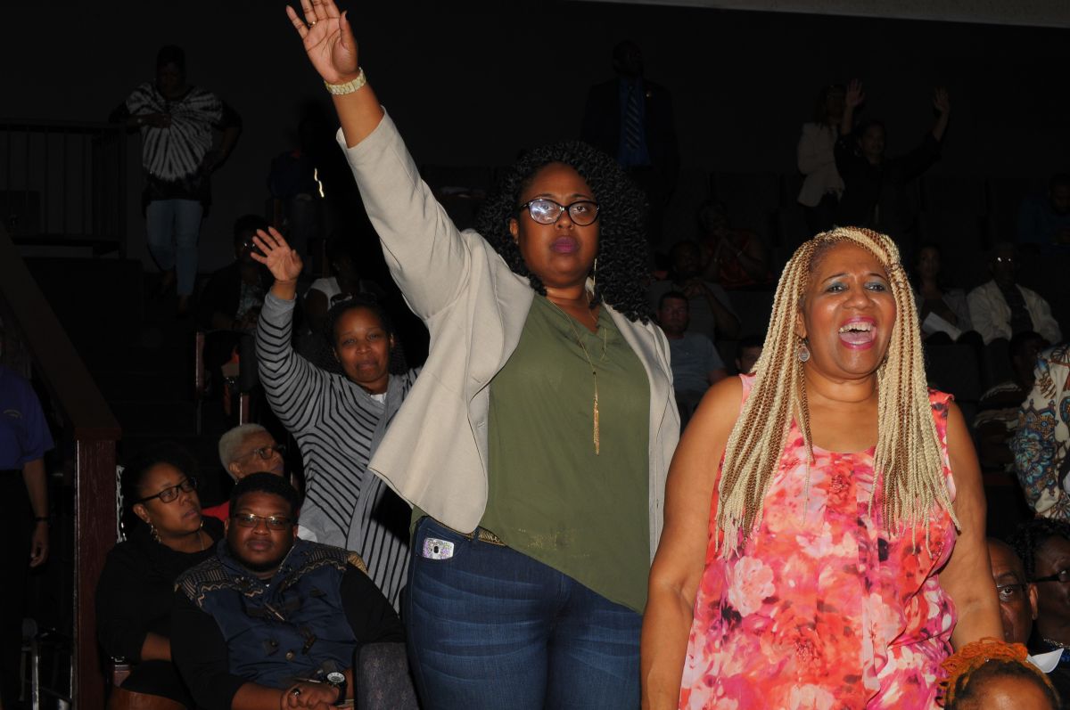 Praise Moments At Spirit Of Praise