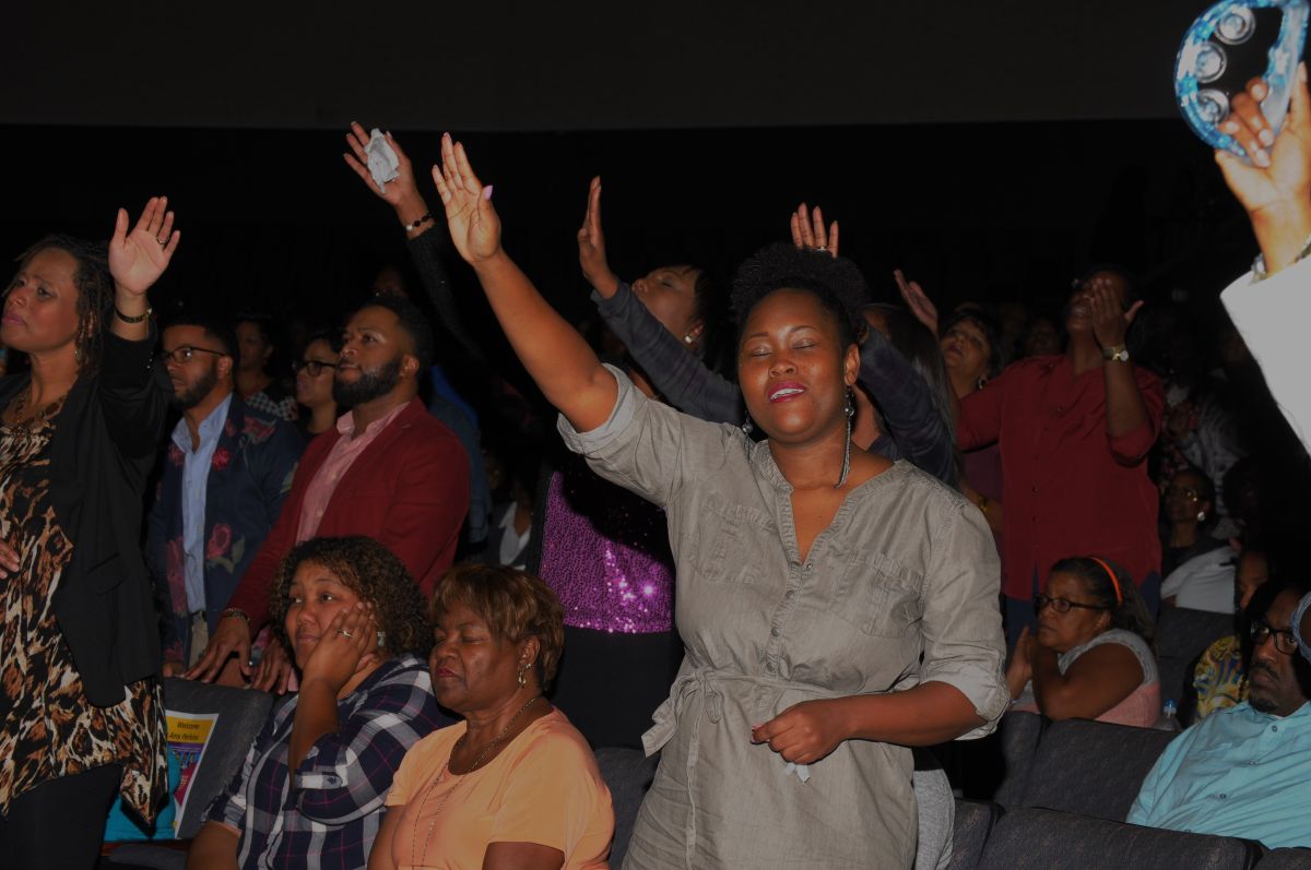 Praise Moments At Spirit Of Praise