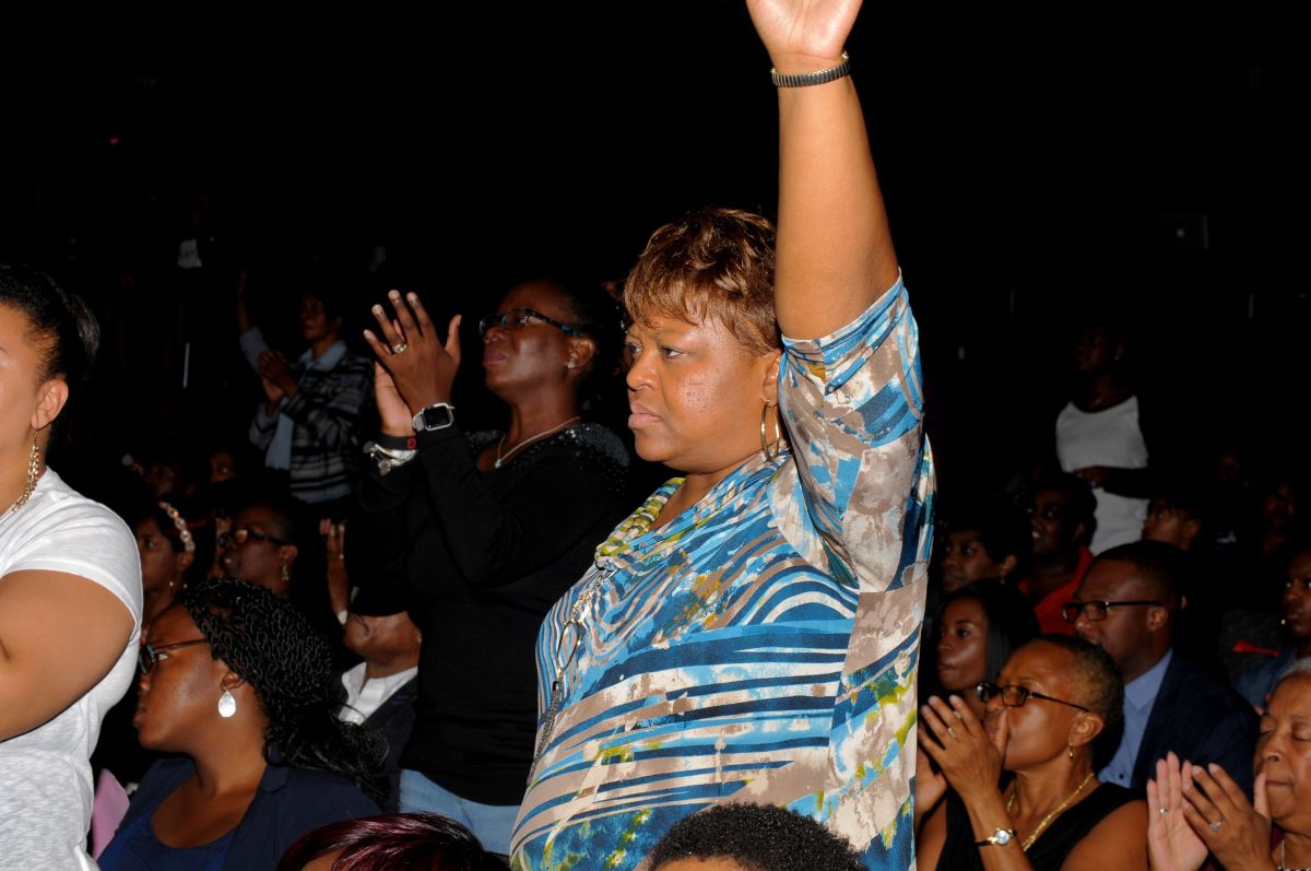 Praise Moments At Spirit Of Praise