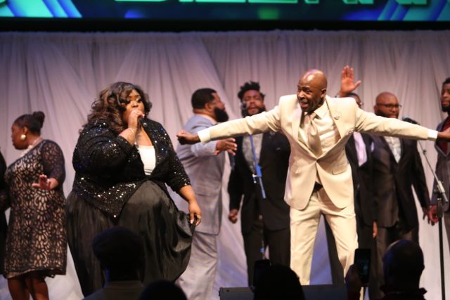 Ricky Dillard Performs At Lamplighter Awards 2015