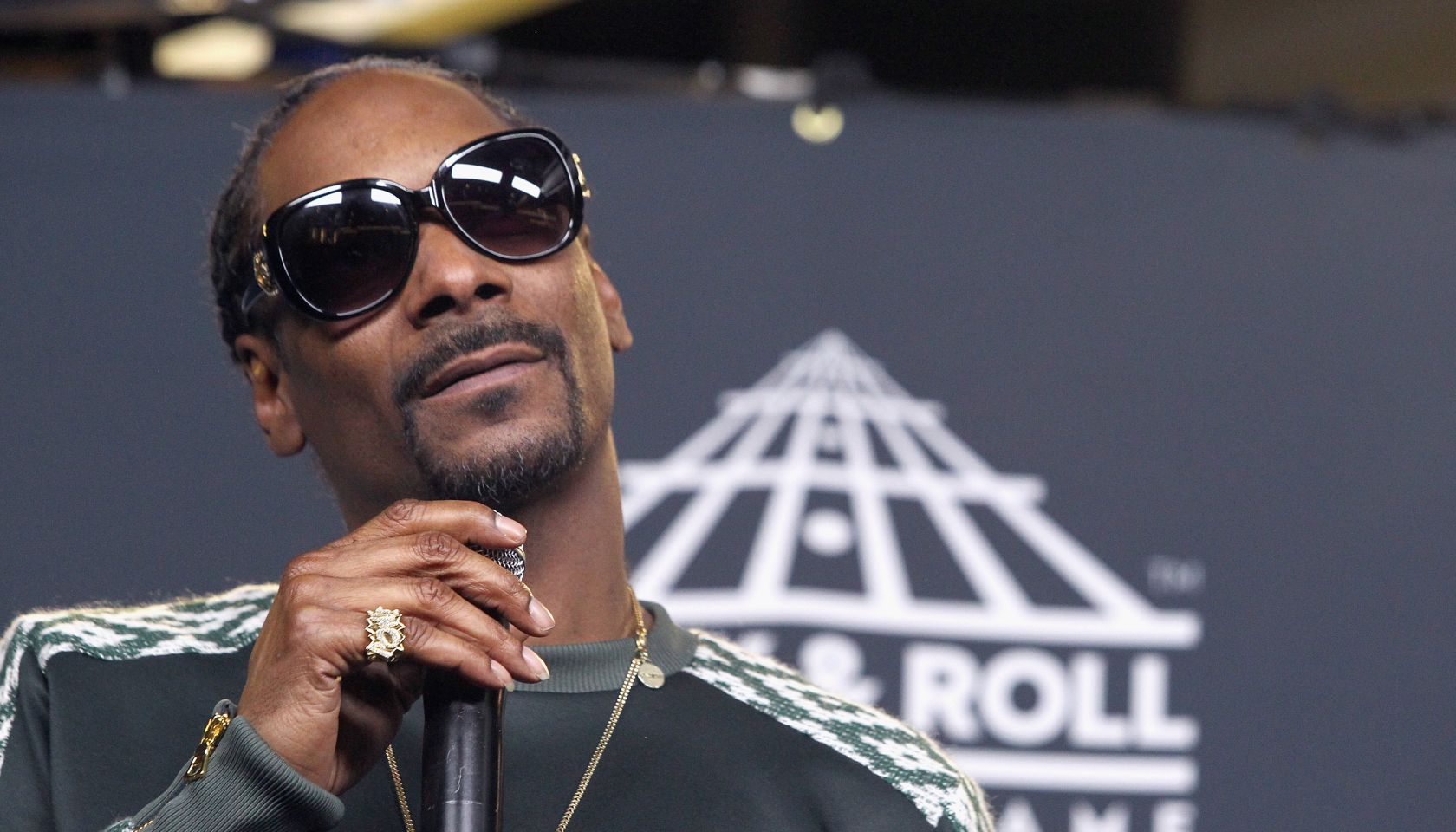 32nd Annual Rock & Roll Hall Of Fame Induction Ceremony - Press Room