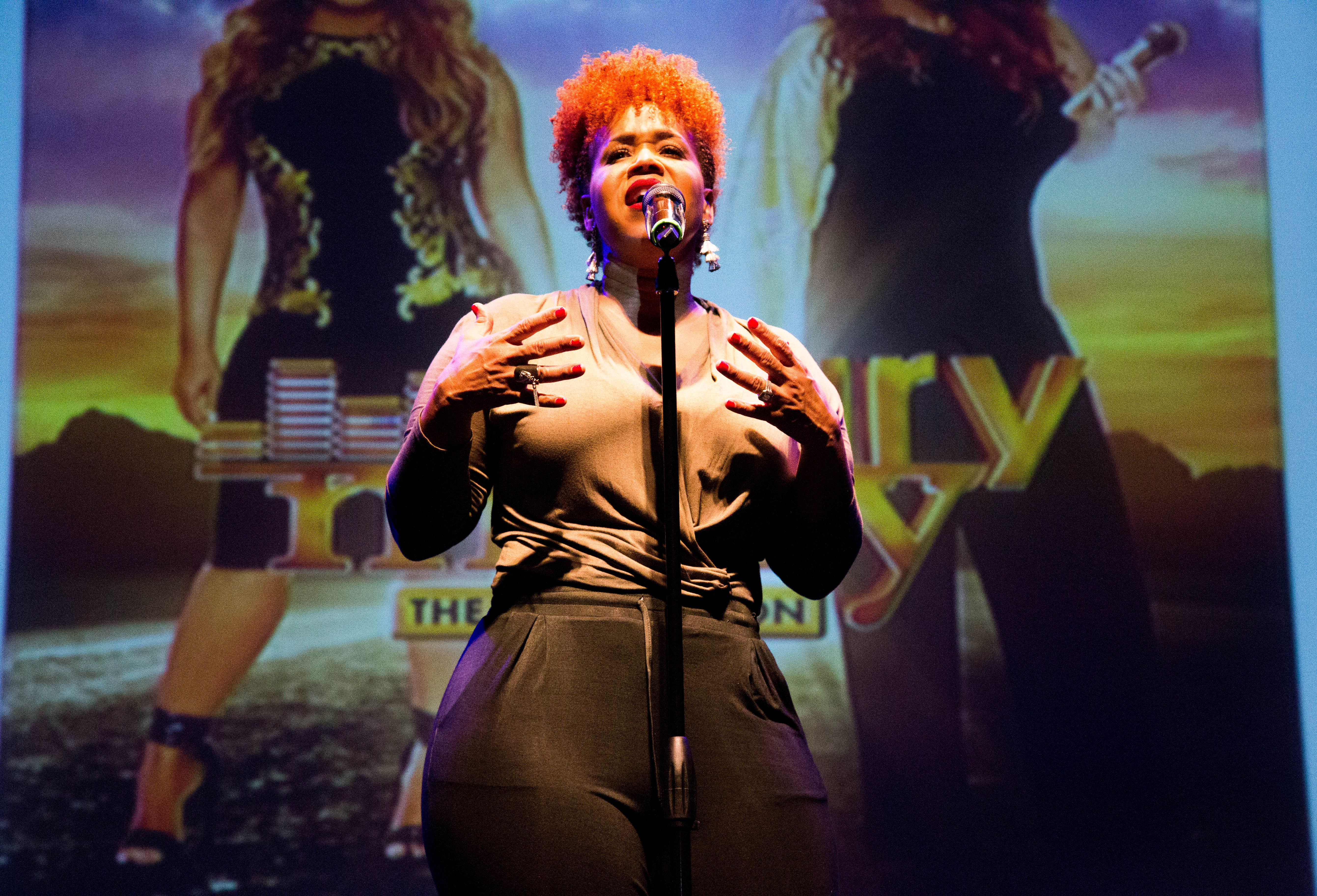 Mary Mary At The Howard Theatre