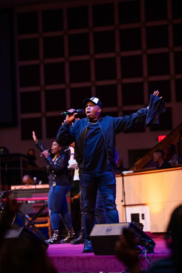 Anthony Brown & Group Therapy At The Wells Fargo 16th Annual Spirit of Praise Crowd