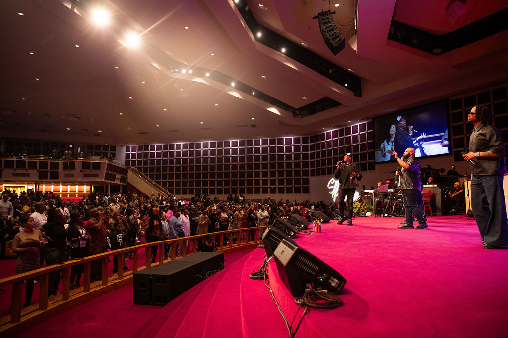 Anthony Brown & Group Therapy At The Wells Fargo 16th Annual Spirit of Praise Crowd