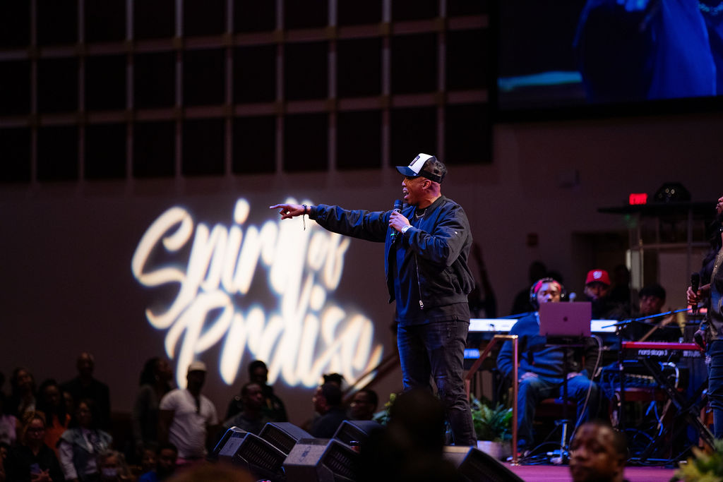 Anthony Brown & Group Therapy At The Wells Fargo 16th Annual Spirit of Praise Crowd