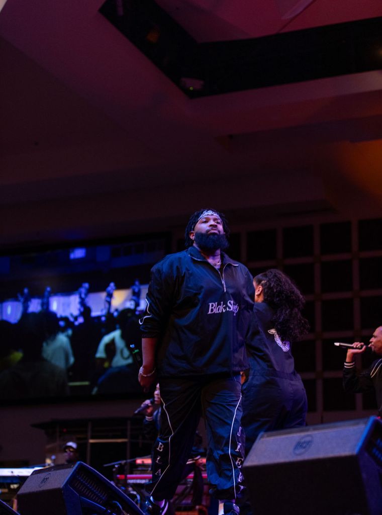 Pastor Mike Jr. At The Wells Fargo 16th Annual Spirit of Praise Crowd