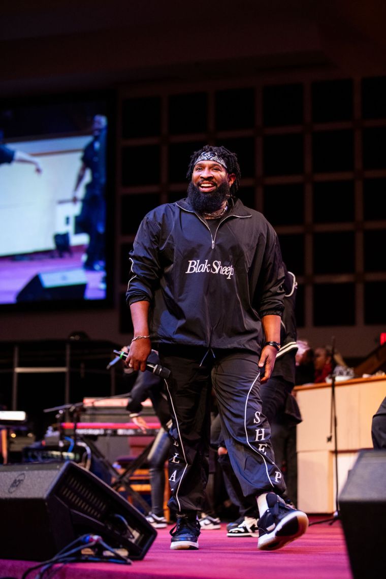 Pastor Mike Jr. At The Wells Fargo 16th Annual Spirit of Praise Crowd