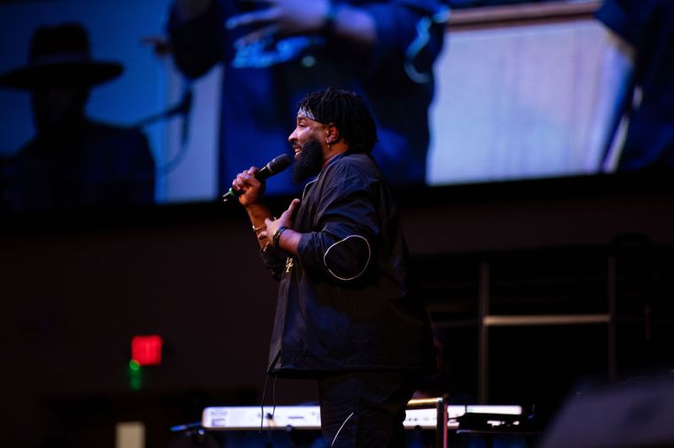 Pastor Mike Jr. At The Wells Fargo 16th Annual Spirit of Praise Crowd