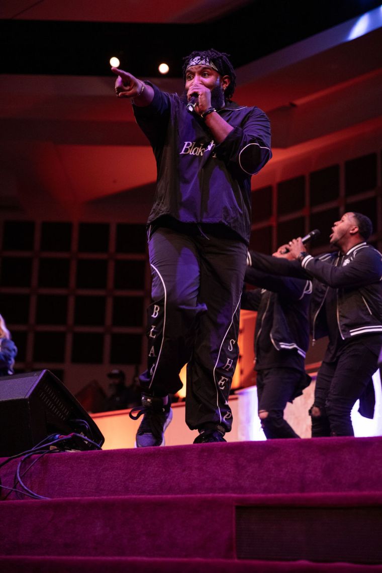 Pastor Mike Jr. At The Wells Fargo 16th Annual Spirit of Praise Crowd