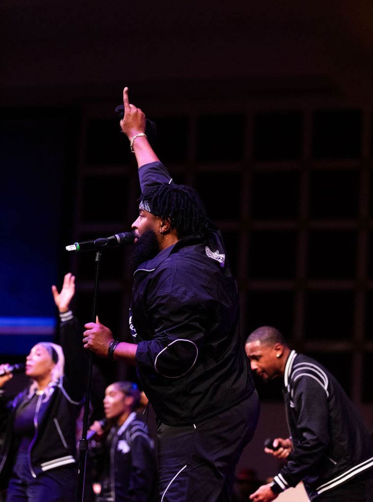 Pastor Mike Jr. At The Wells Fargo 16th Annual Spirit of Praise Crowd