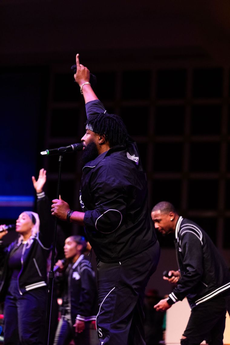 Pastor Mike Jr. At The Wells Fargo 16th Annual Spirit of Praise Crowd