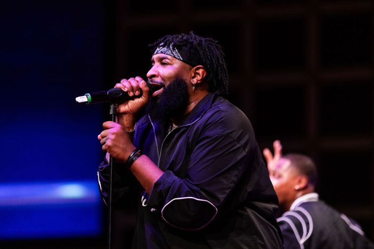 Pastor Mike Jr. At The Wells Fargo 16th Annual Spirit of Praise Crowd