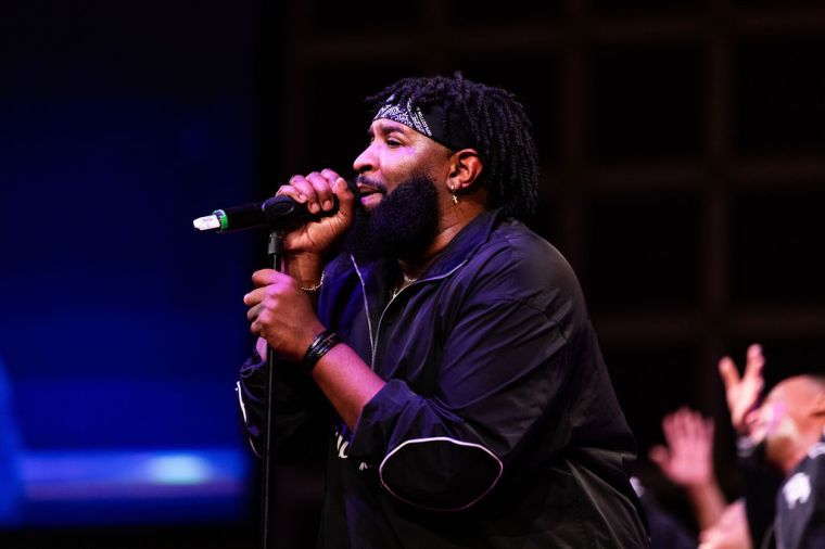 Pastor Mike Jr. At The Wells Fargo 16th Annual Spirit of Praise Crowd