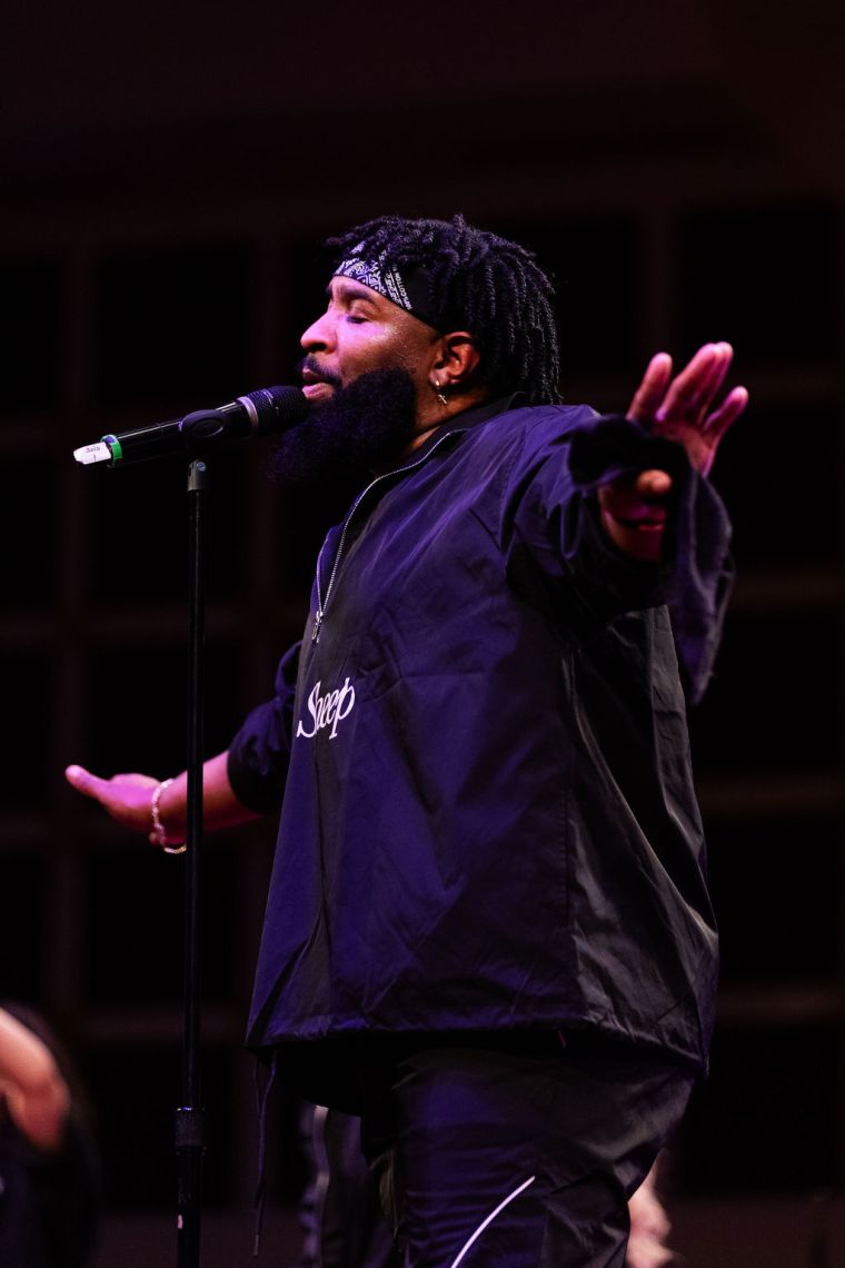 Pastor Mike Jr. At The Wells Fargo 16th Annual Spirit of Praise Crowd