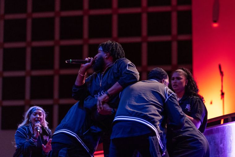Pastor Mike Jr. At The Wells Fargo 16th Annual Spirit of Praise Crowd