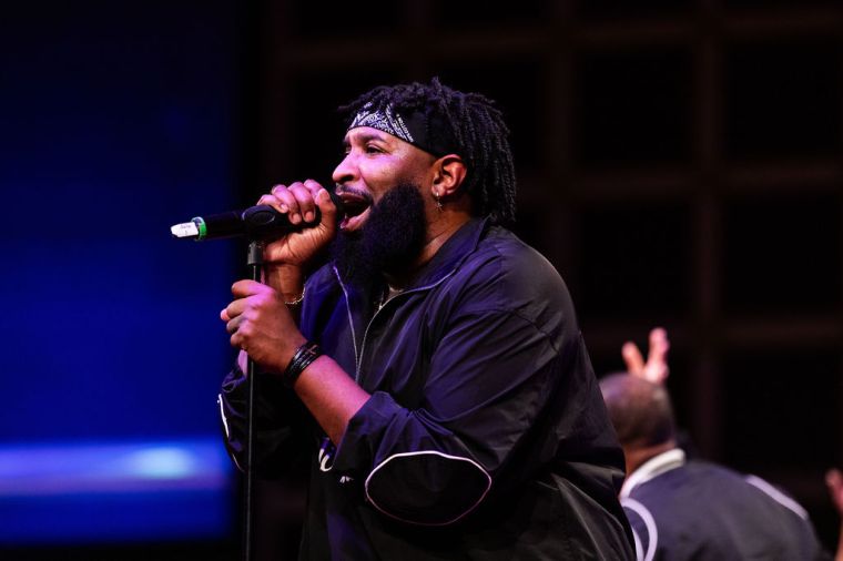 Pastor Mike Jr. At The Wells Fargo 16th Annual Spirit of Praise Crowd