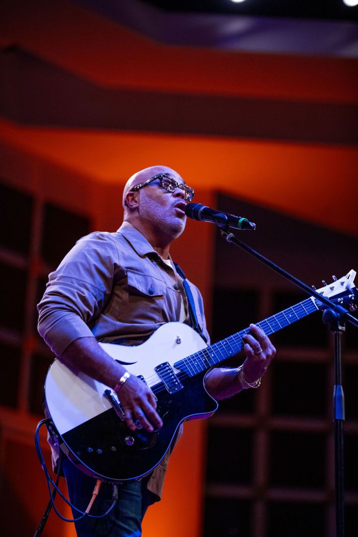 Israel Houghton & New Breed At The Wells Fargo 16th Annual Spirit of Praise Crowd