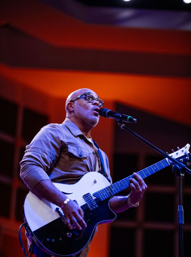 Israel Houghton & New Breed At The Wells Fargo 16th Annual Spirit of Praise Crowd
