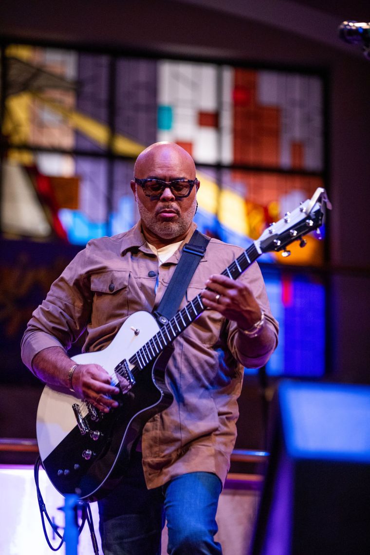 Israel Houghton & New Breed At The Wells Fargo 16th Annual Spirit of Praise Crowd