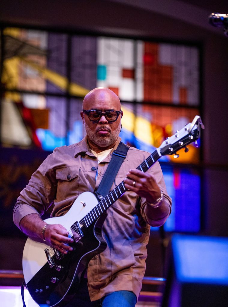 Israel Houghton & New Breed At The Wells Fargo 16th Annual Spirit of Praise Crowd