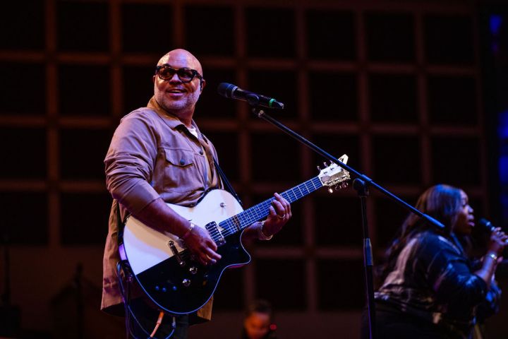 Israel Houghton & New Breed At The Wells Fargo 16th Annual Spirit of Praise Crowd