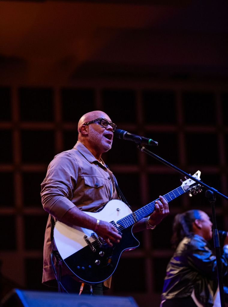 Israel Houghton & New Breed At The Wells Fargo 16th Annual Spirit of Praise Crowd
