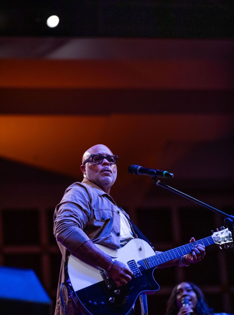 Israel Houghton & New Breed At The Wells Fargo 16th Annual Spirit of Praise Crowd
