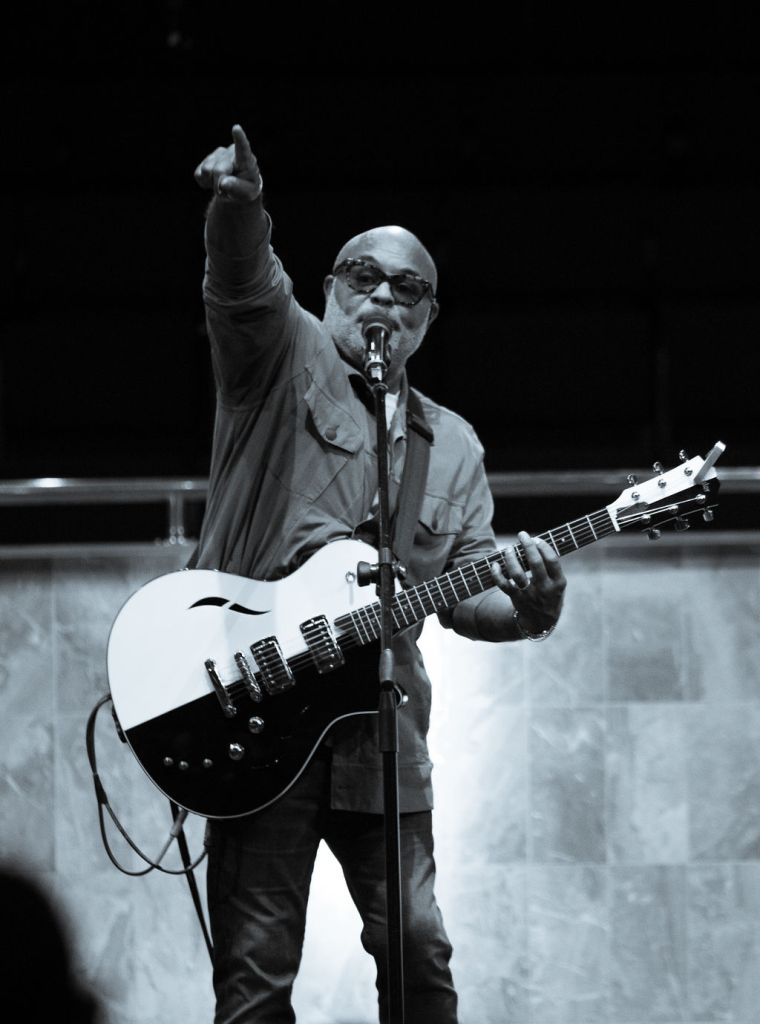 Israel Houghton & New Breed At The Wells Fargo 16th Annual Spirit of Praise Crowd