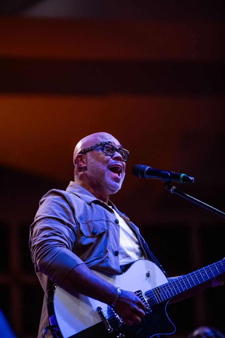 Israel Houghton & New Breed At The Wells Fargo 16th Annual Spirit of Praise Crowd