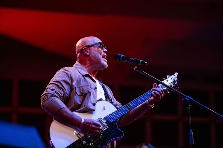 Israel Houghton & New Breed At The Wells Fargo 16th Annual Spirit of Praise Crowd