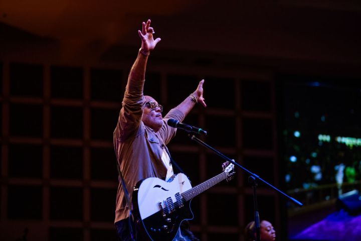 Israel Houghton & New Breed At The Wells Fargo 16th Annual Spirit of Praise Crowd