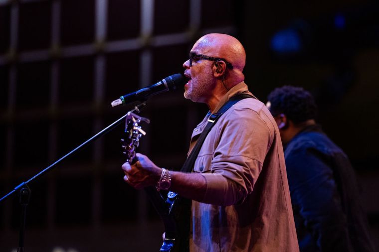 Israel Houghton & New Breed At The Wells Fargo 16th Annual Spirit of Praise Crowd