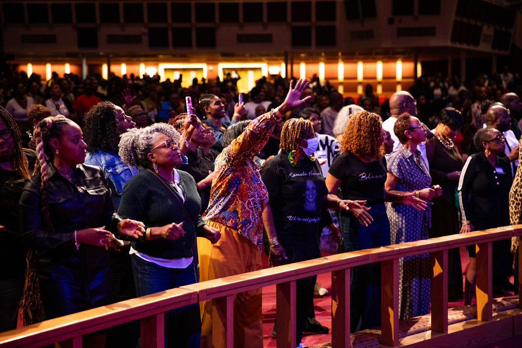 The Wells Fargo 16th Annual Spirit of Praise Crowd